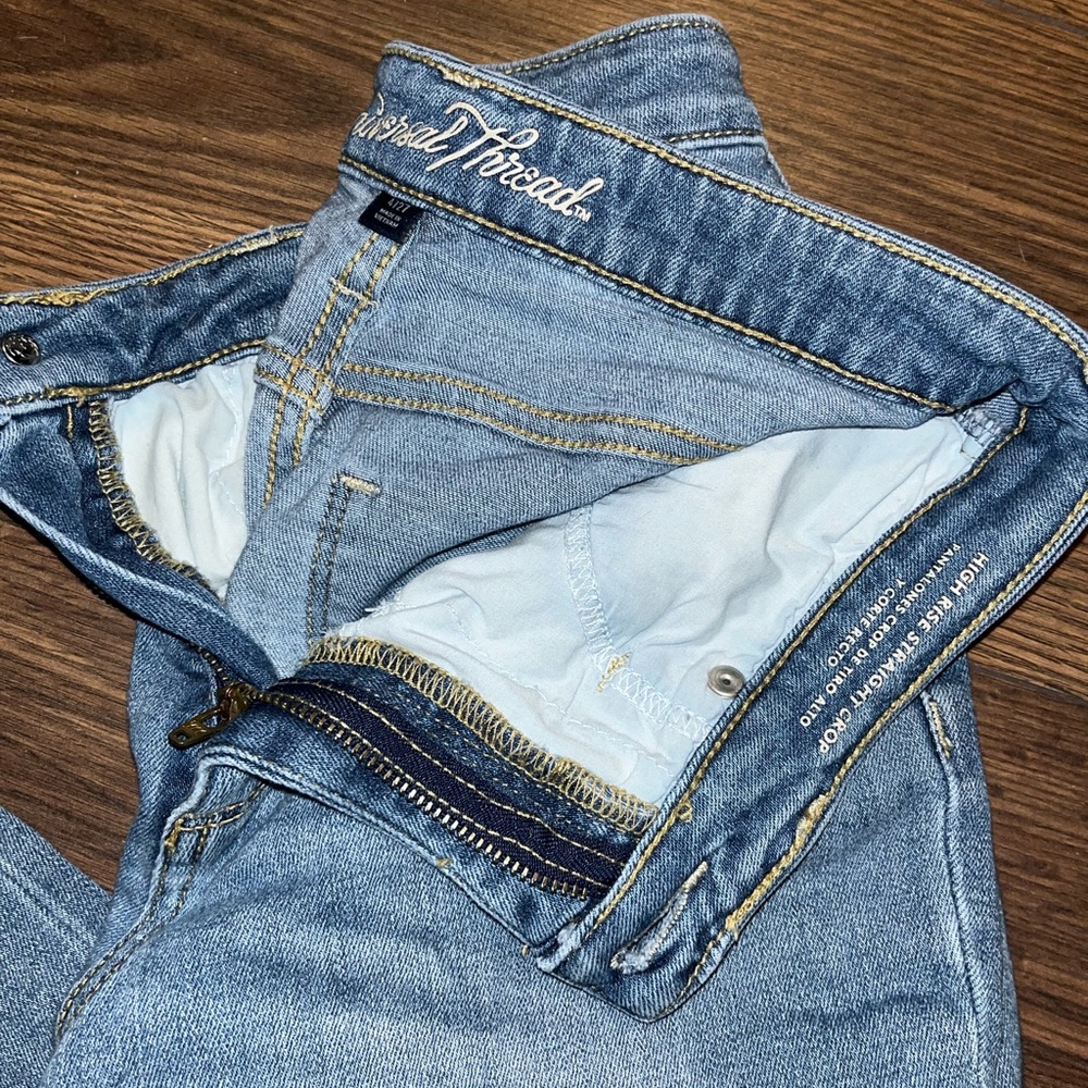 Universal Thread Women's High Rise Jeans - Picture 3 of 5